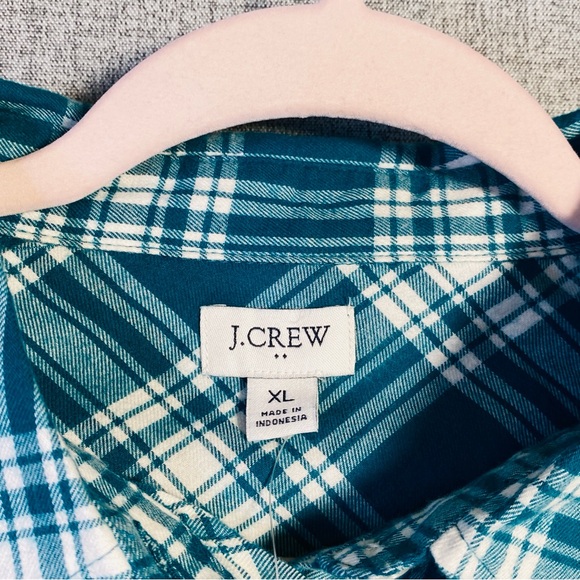 NEW J. Crew XL Women’s Plaid Flannel Soft Cotton Button Front Shirt - Picture 5 of 7